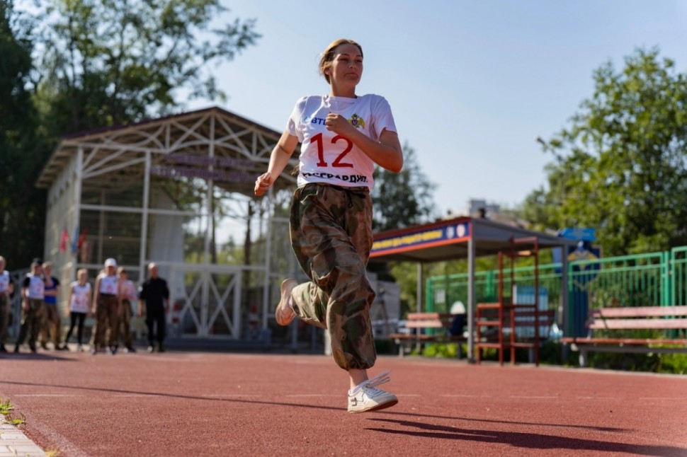 Архангельская Росгвардия провела спортивный праздник для детей и взрослых